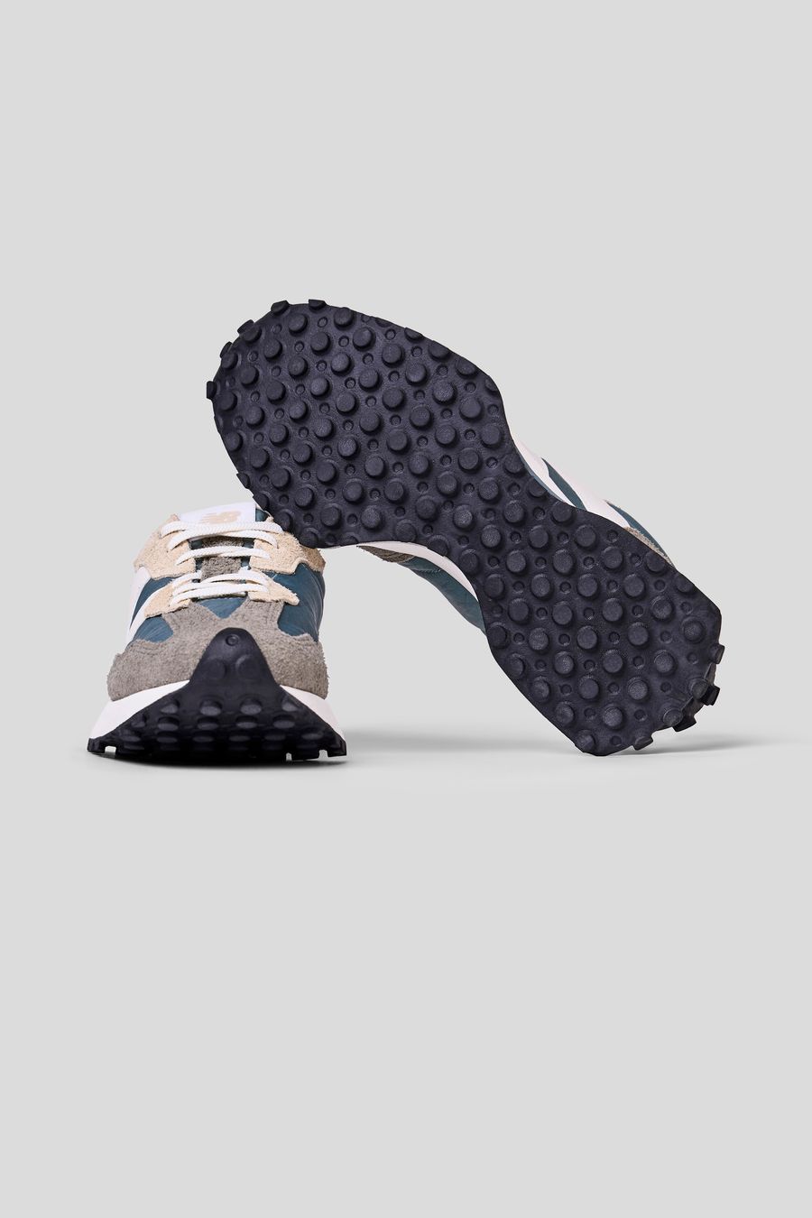 Tênis New Balance 327